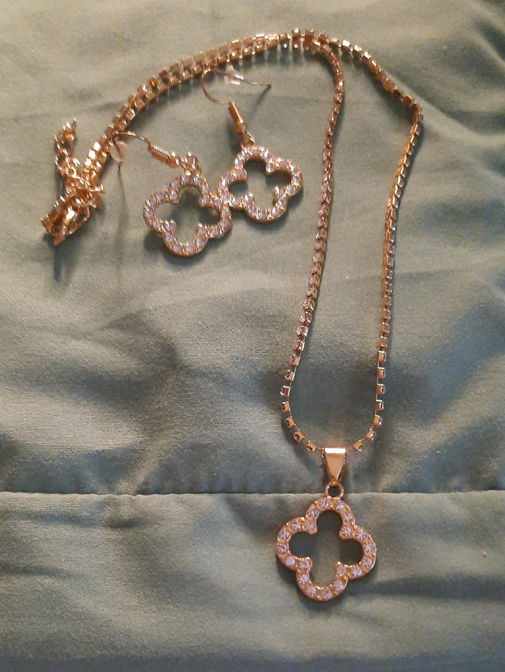 Goldtone Clover Pendant Necklace and Earrings Set